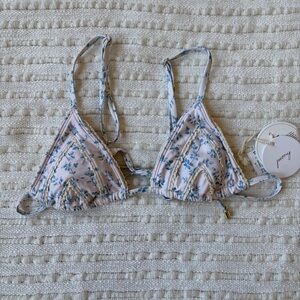 NWT Peony Printed Blue and White Floral Triangle Lace Trim Bikini Top Small